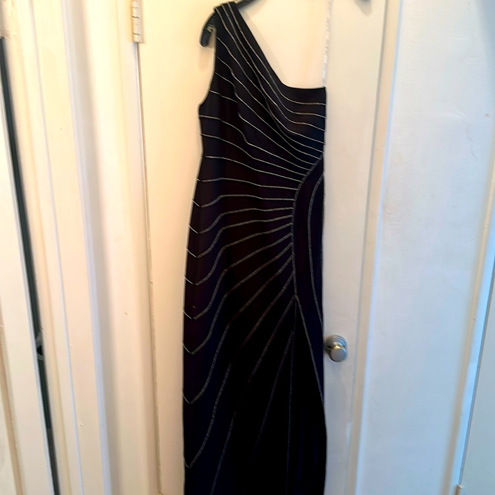 Gorgeous Halston heritage gown for your next event!
